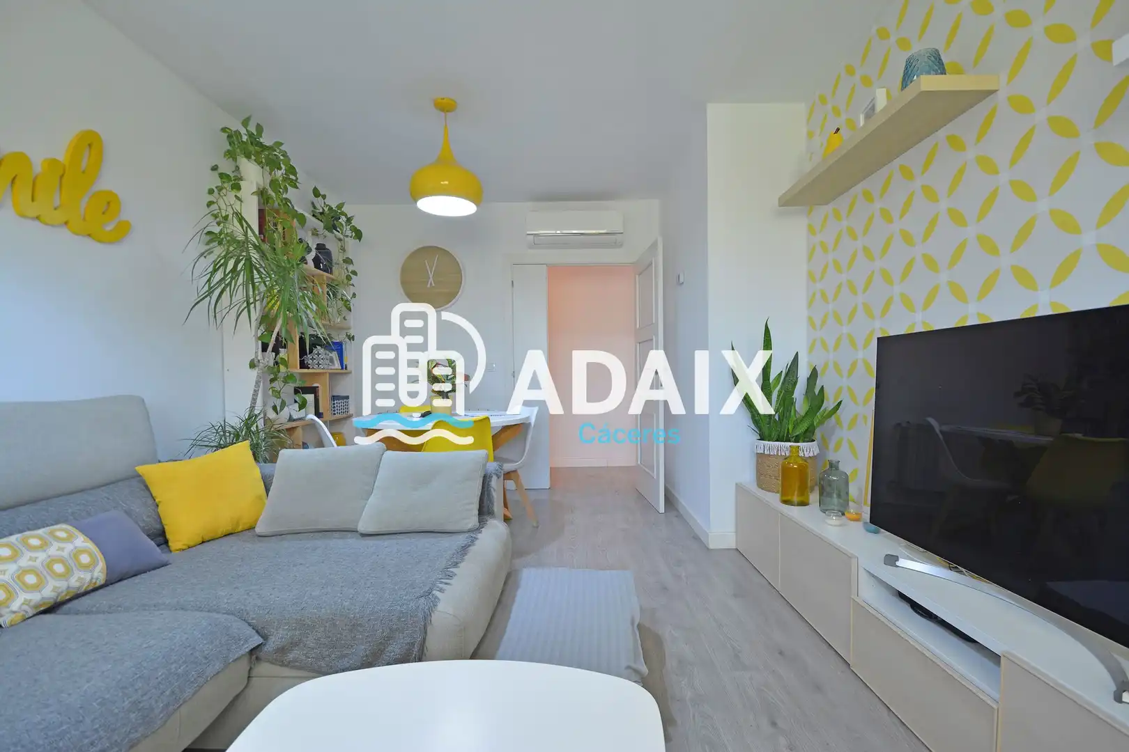 Living room of Flat for sale in Cáceres  with Air Conditioner, Heating and Terrace
