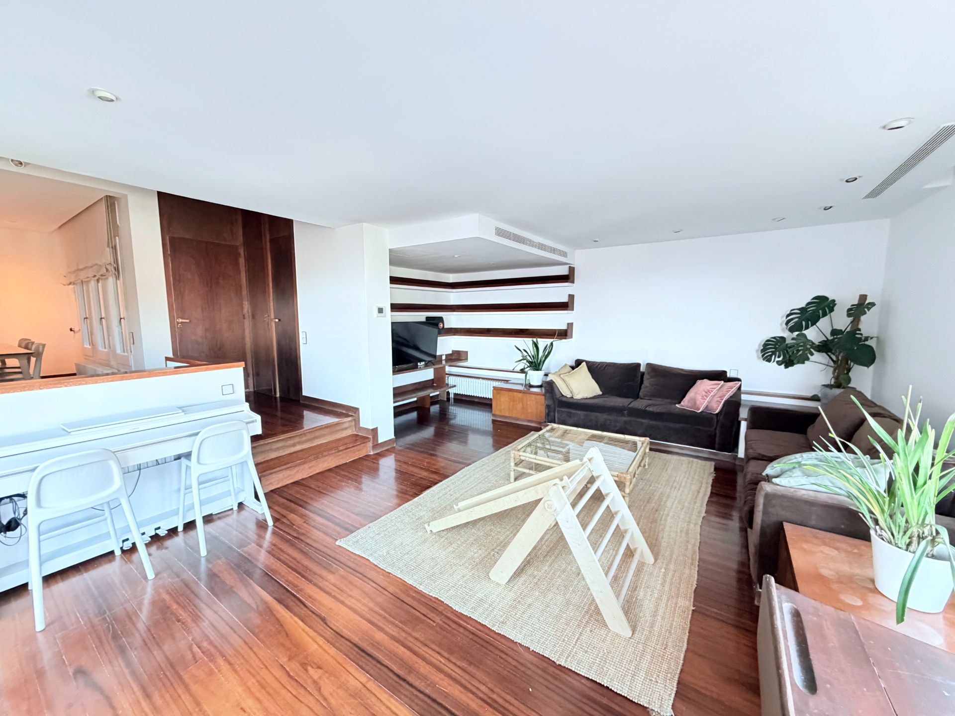 Sala d'estar de Pis de lloguer en  Barcelona Capital amb Aire condicionat, Calefacció i Jardí privat