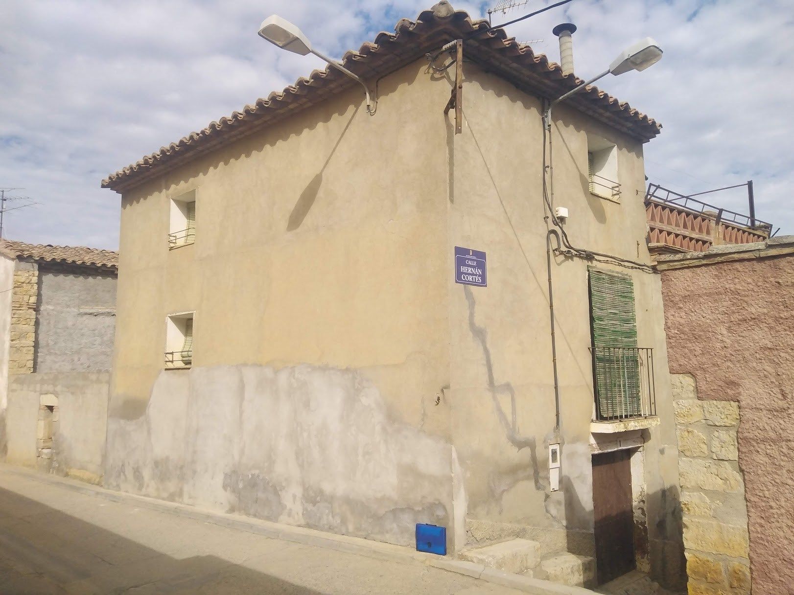 Außenansicht von Country house zum verkauf in Alcolea de Cinca mit Abstellraum und Balkon