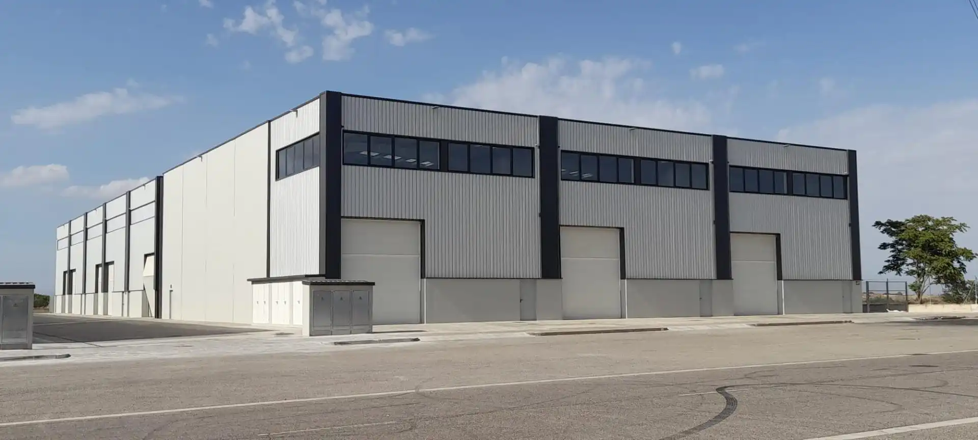 Nau industrial de lloguer a Magraners