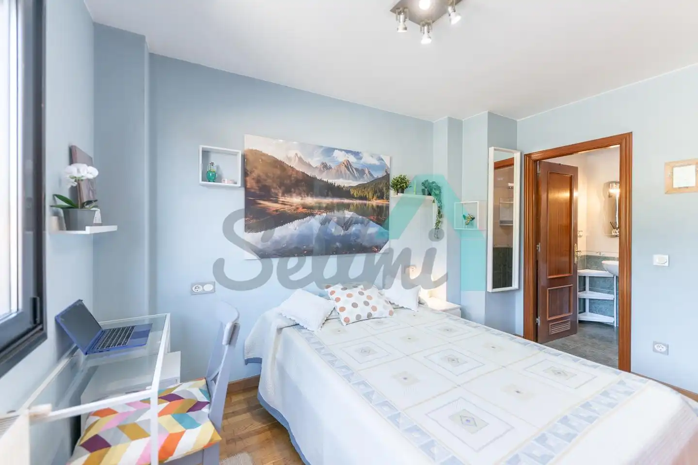 Bedroom of Flat for share in HUCA - La Cadellada