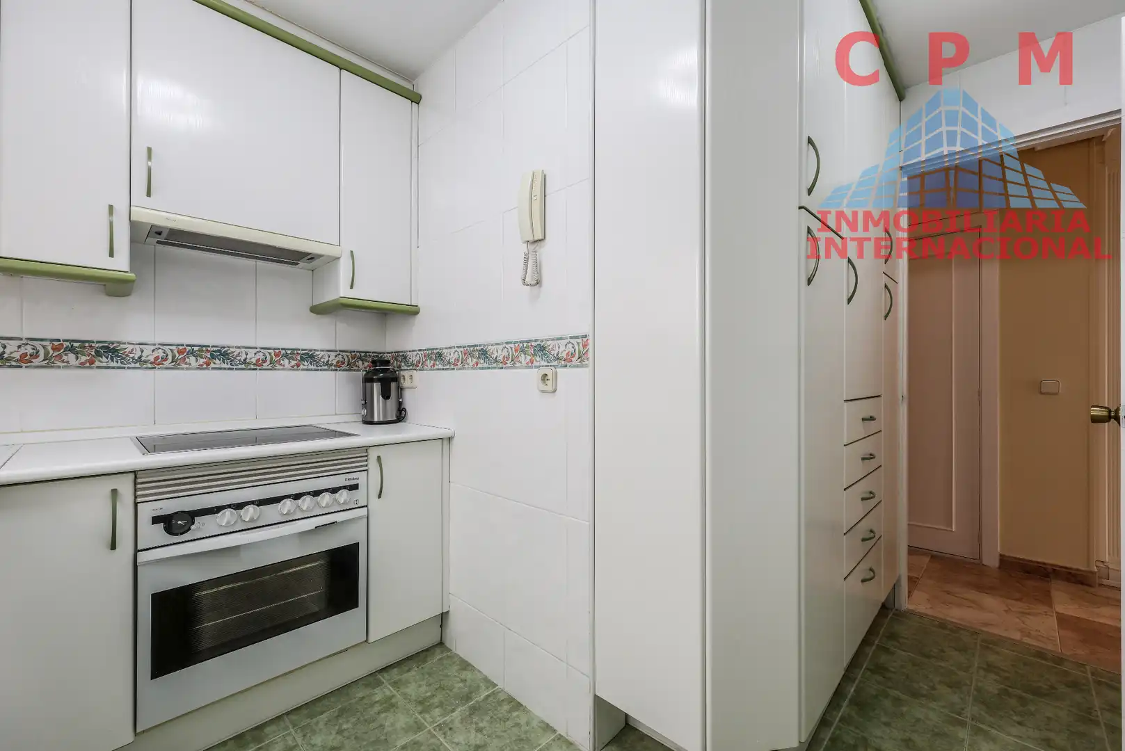 Cocina de Piso de alquiler en Madrid con Aire acondicionado, Calefacción y Horno