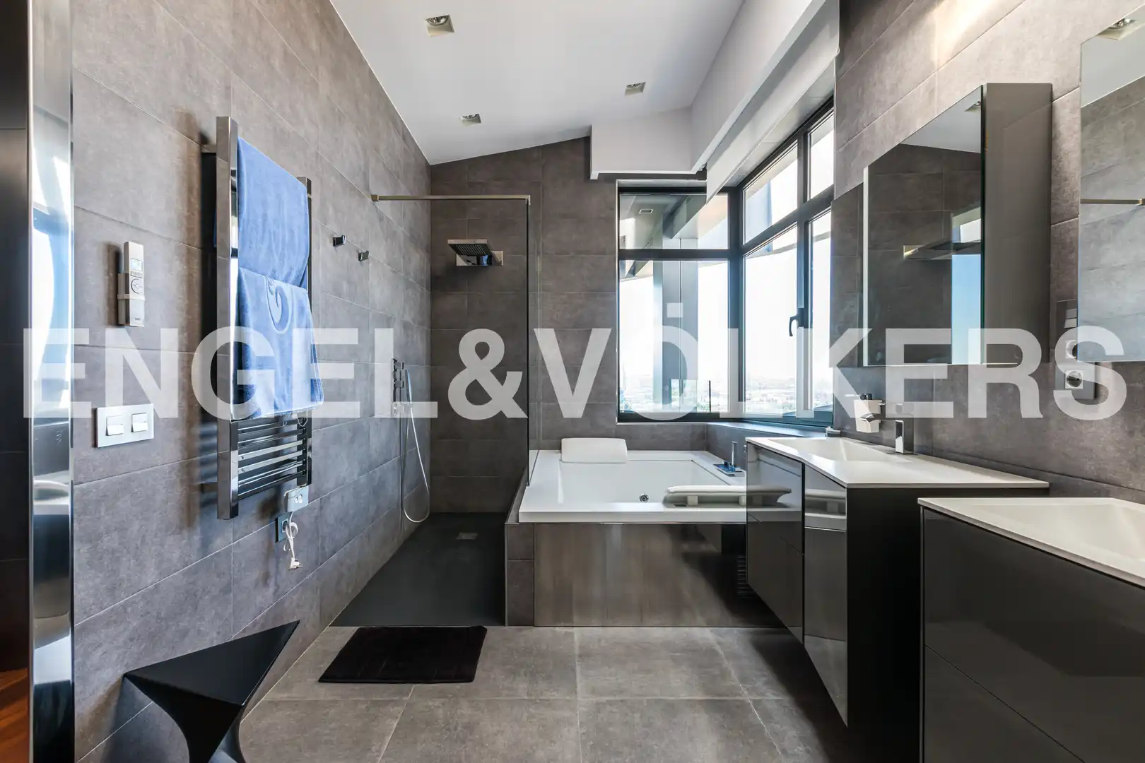 Baño de Casa o chalet en venta en Gijón  con Calefacción, Parquet y Trastero