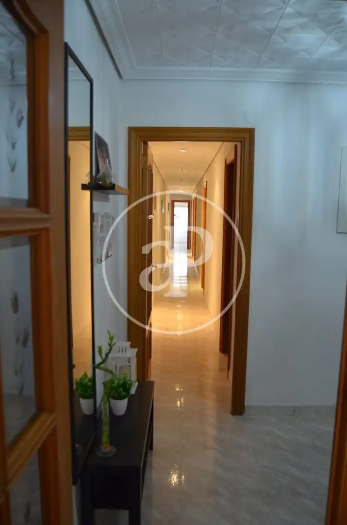 Piso de alquiler en Valencia con Amueblado y Balcón