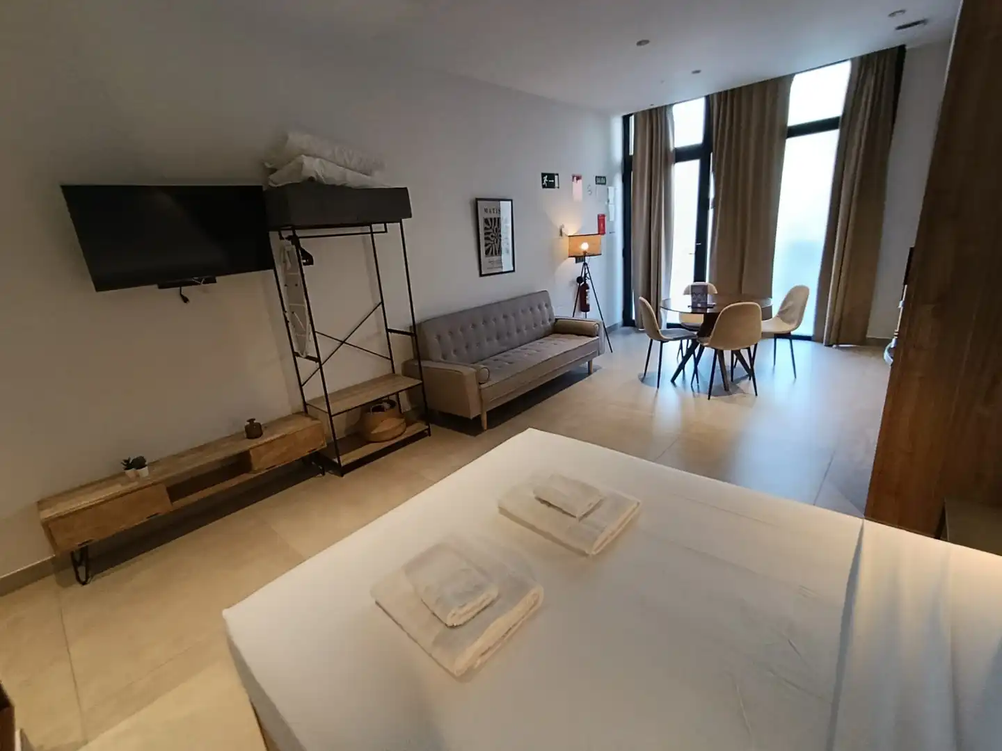 Sala d'estar de Estudi en venda en Valencia amb Aire condicionat, Calefacció i Moblat