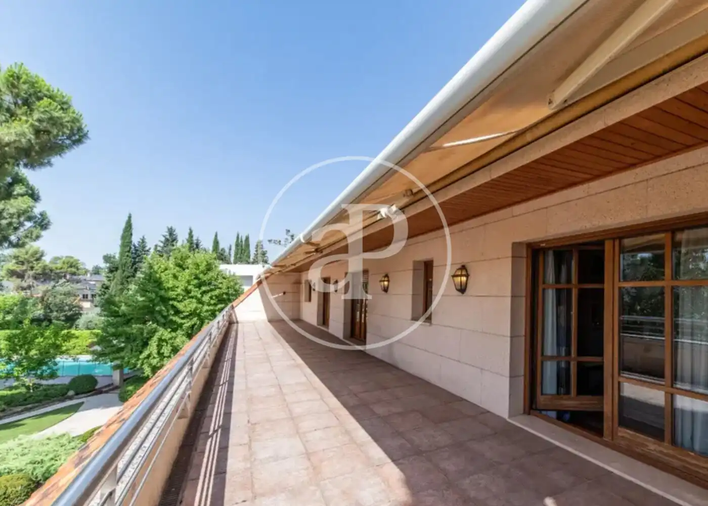 Terrassa de Casa o xalet en venda en Madrid amb Aire condicionat, Calefacció i Jardí privat