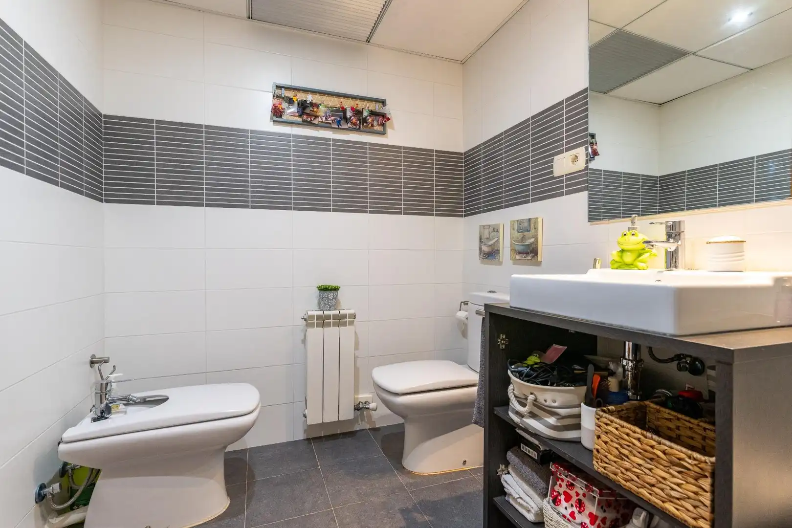 Baño de Casa adosada en venta en Montbrió del Camp con Aire acondicionado, Calefacción y Jardín privado