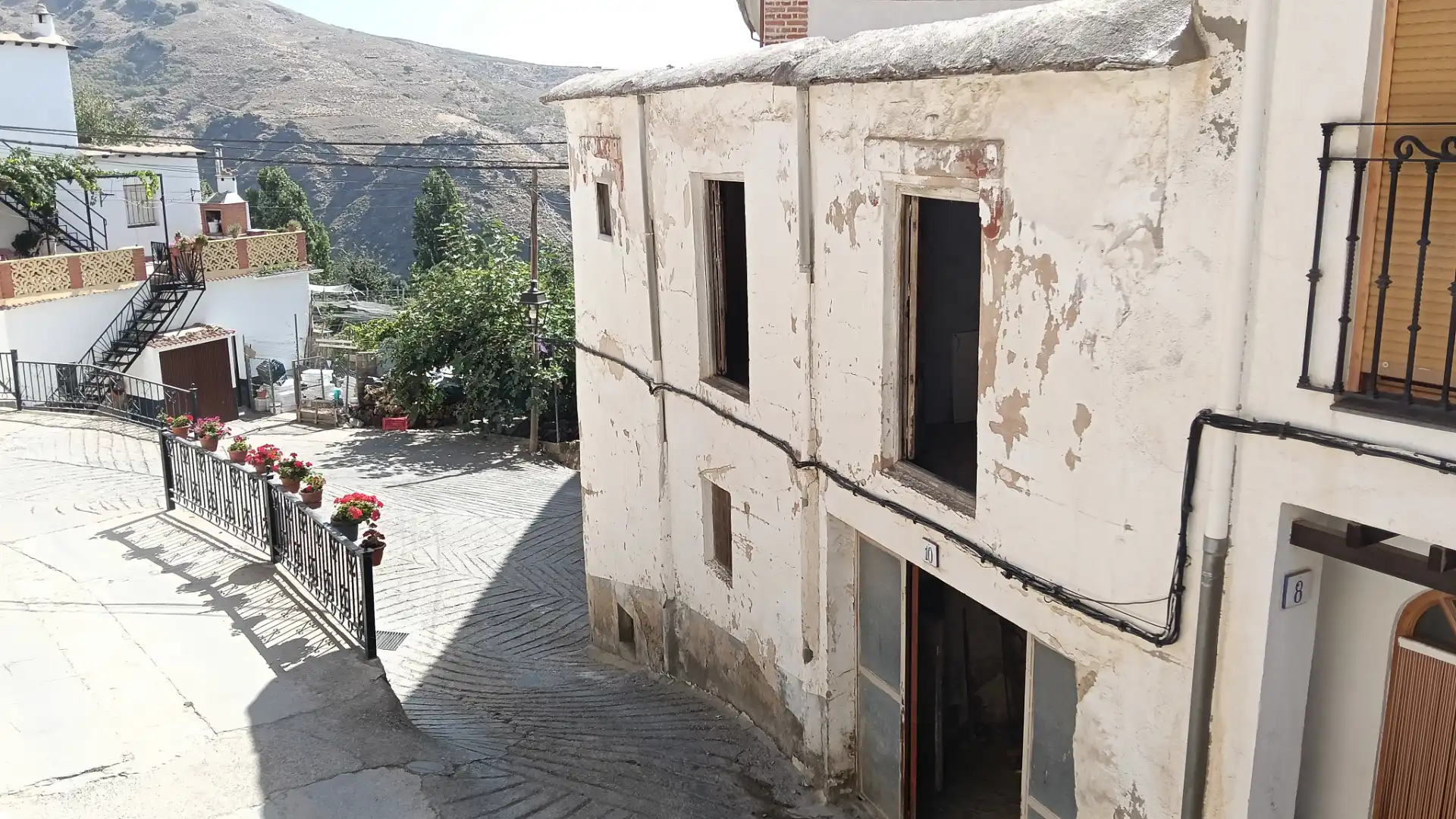 Außenansicht von Haus oder Chalet zum Verkauf in Alpujarra de la Sierra mit Terrasse