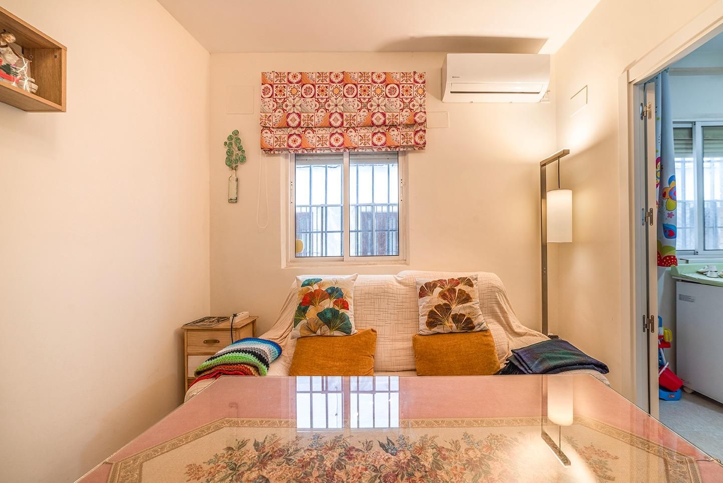 Bedroom of Flat for sale in  Sevilla Capital  with Air Conditioner and Heating