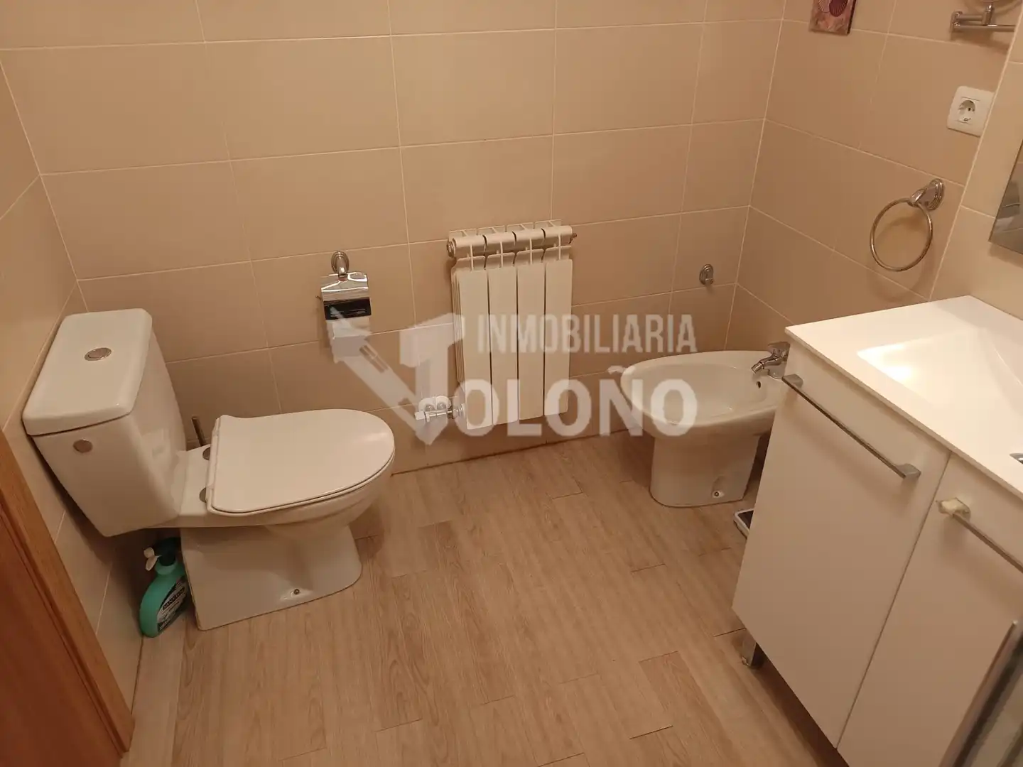 Bany de Apartament en venda en Castañares de Rioja amb Calefacció, Moblat i Forn