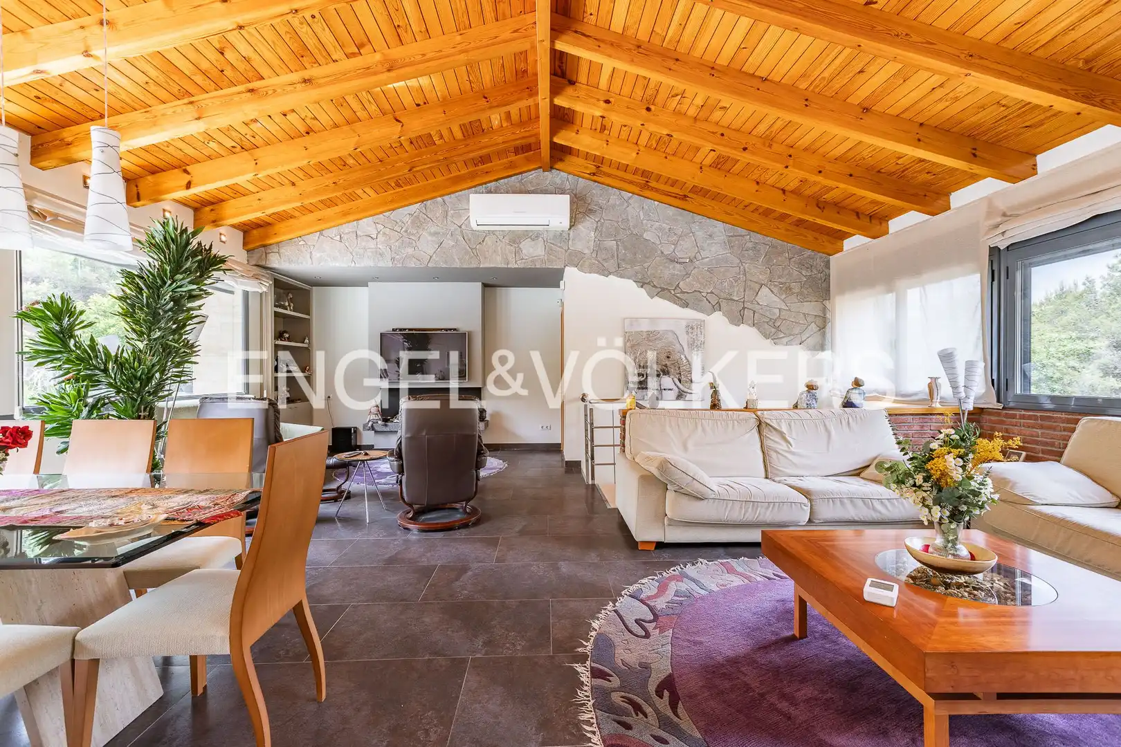 Sala de estar de Casa o chalet en venta en Matadepera con Aire acondicionado, Calefacción y Jardín privado