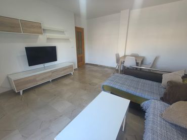Flat with balcony to rent in Avda. De los Ogíjares