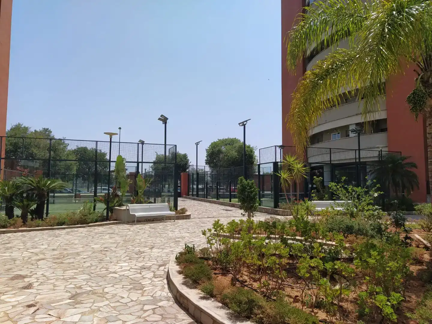 Terrasse von Wohnung zur Miete in  Sevilla Capital mit Klimaanlage und Schwimmbad