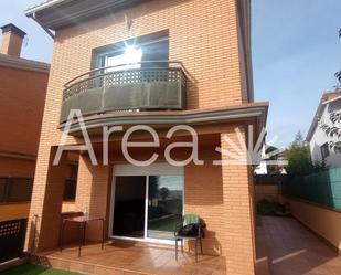 Exterior view of House or chalet for sale in Premià de Dalt  with Heating, Private garden and Terrace