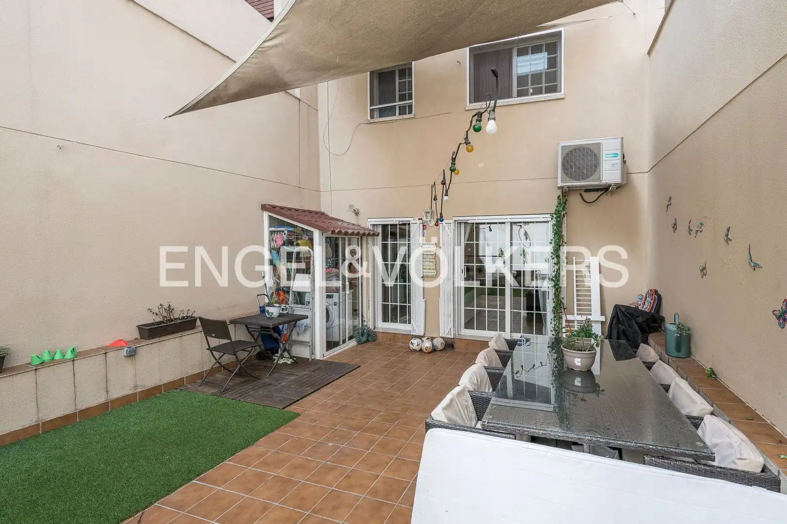 Terrasse von Wohnung zum Verkauf in L'Hospitalet de Llobregat mit Klimaanlage, Heizung und Terrasse