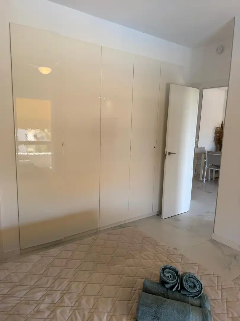 Habitación de Apartamento de alquiler en Marbella con Aire acondicionado, Terraza y Piscina