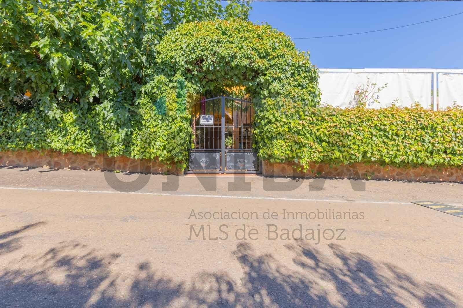 Jardí de Casa o xalet en venda en La Codosera amb Aire condicionat, Calefacció i Jardí privat