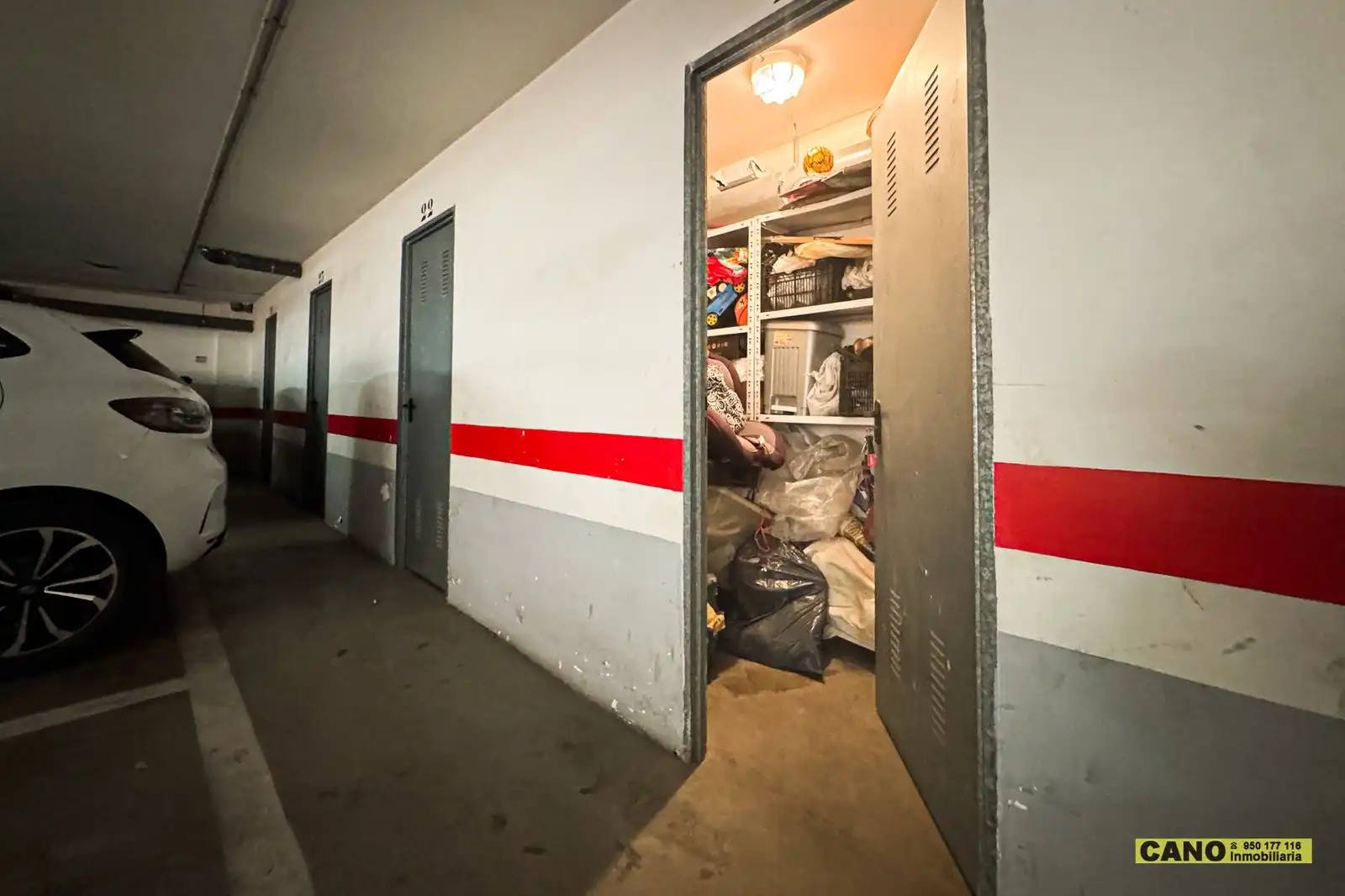 Piso en venta en Almería con Aire acondicionado, Calefacción y Trastero