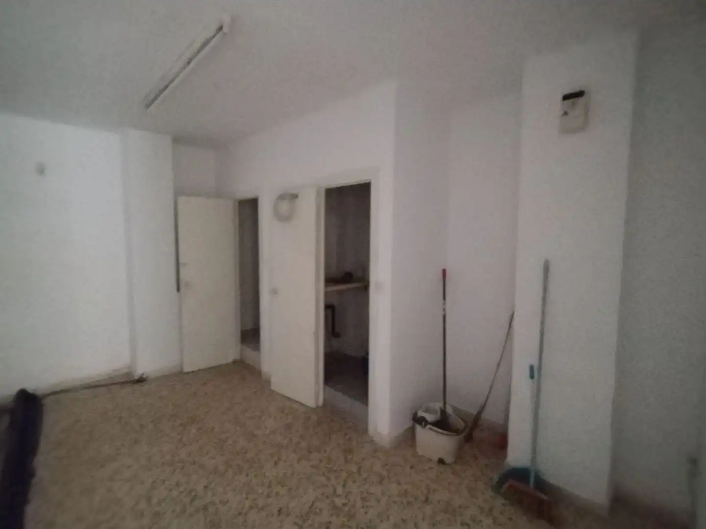 Local de alquiler en San Juan de Aznalfarache con Aire acondicionado