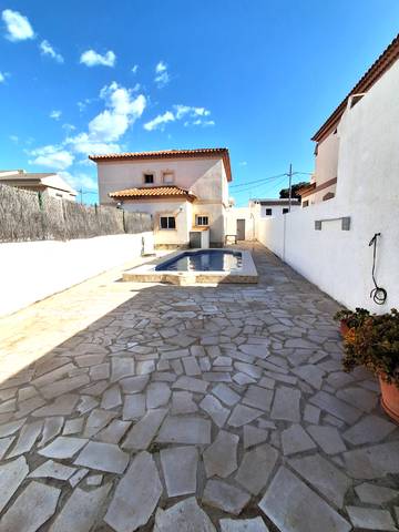 Casa adosada en Venta en Centre