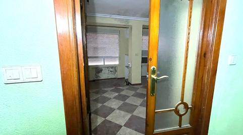 Foto 2 de Casa adosada en venta en Castillo de Locubín, Jaén