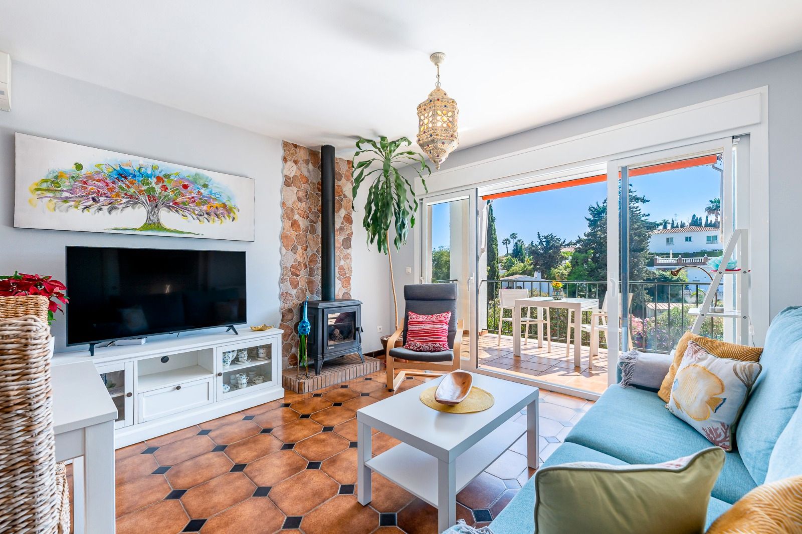 Sala d'estar de Casa adosada de lloguer en Mijas amb Aire condicionat, Terrassa i Moblat