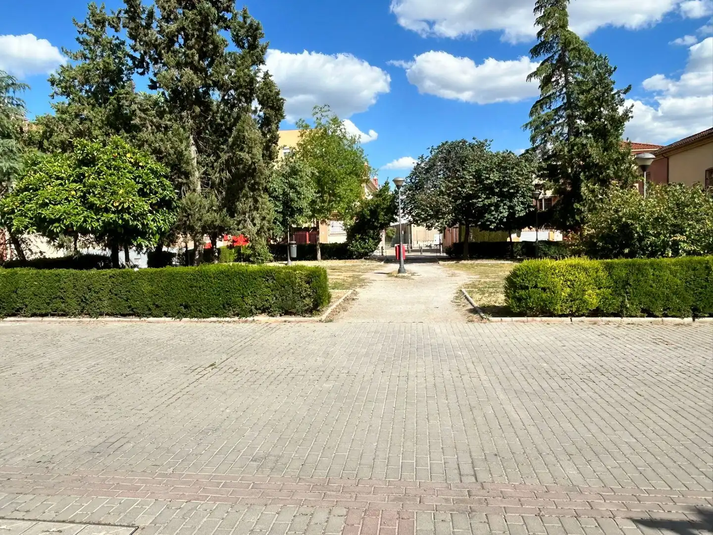 Vista exterior de Casa adosada en venta en Granada con Aire acondicionado, Calefacción y Terraza