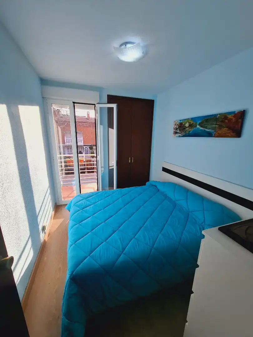 Habitación de Casa adosada en venta en Villaviciosa de Odón con Aire acondicionado, Calefacción y Jardín privado