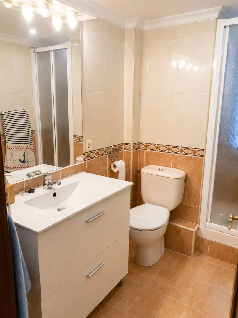 Bathroom of Flat for sale in Bilbao   with Heating and Balcony