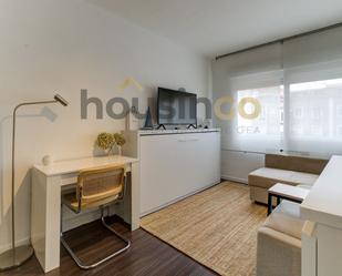 Sala d'estar de Estudi de lloguer en  Madrid Capital amb Aire condicionat, Calefacció i Moblat
