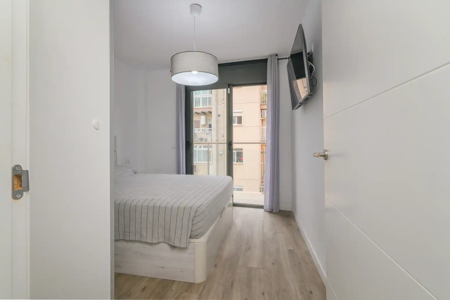 Dormitori de Pis en venda en Cornellà de Llobregat amb Aire condicionat, Calefacció i Terrassa