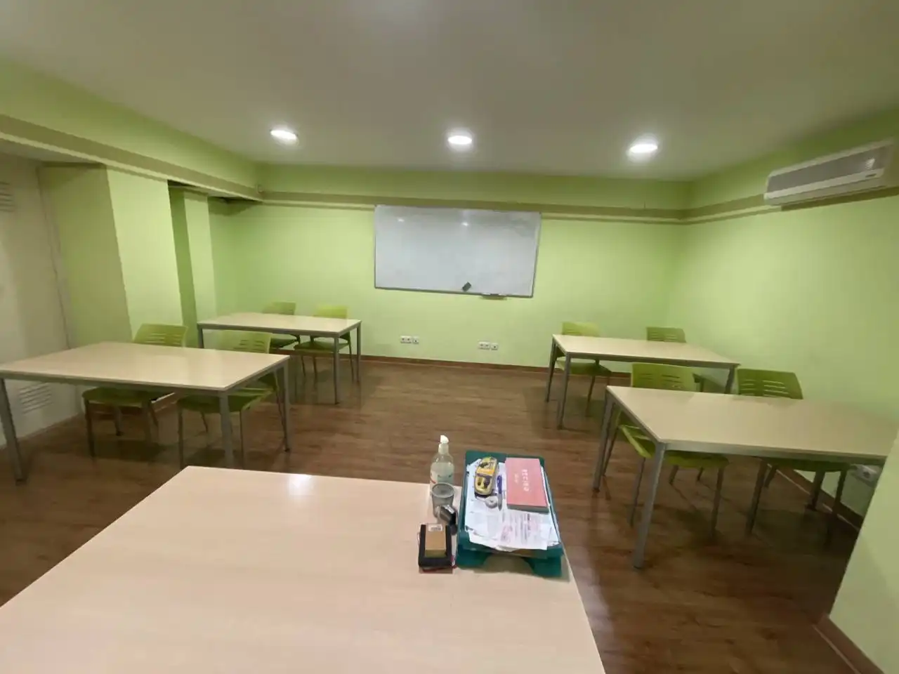 Commercial properties for rent in Estepona  with Air Conditioner