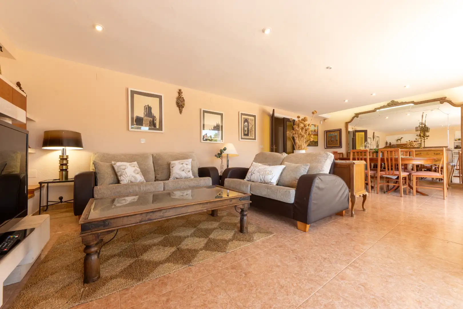 Sala d'estar de Casa adosada en venda en Salou amb Jardí privat, Terrassa i Traster