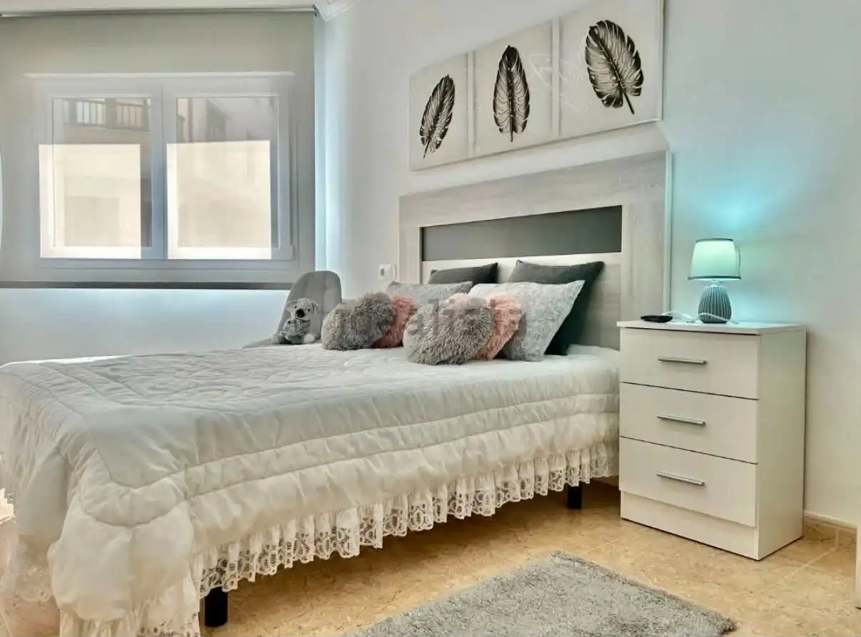 Dormitori de Apartament en venda en Ribeira amb Traster i Moblat
