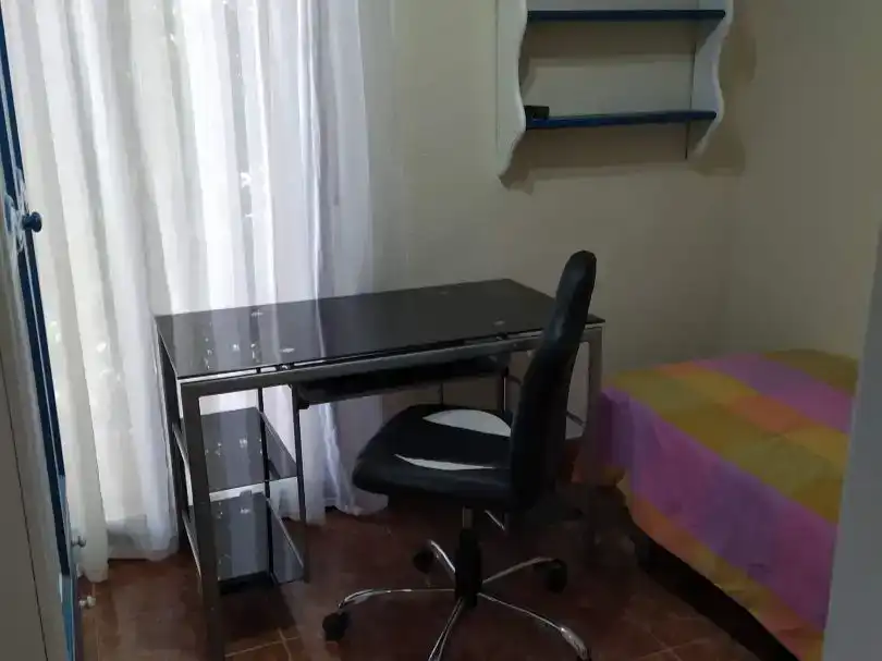Dormitori de Pis en venda en  Granada Capital amb Aire condicionat