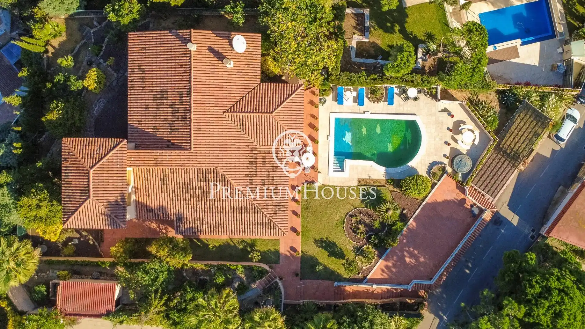 Vista exterior de Casa o xalet en venda en Lloret de Mar amb Calefacció, Jardí privat i Piscina