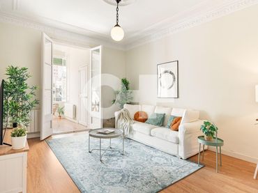 Flat with balcony for sale in Carrer Carrer Villarroel