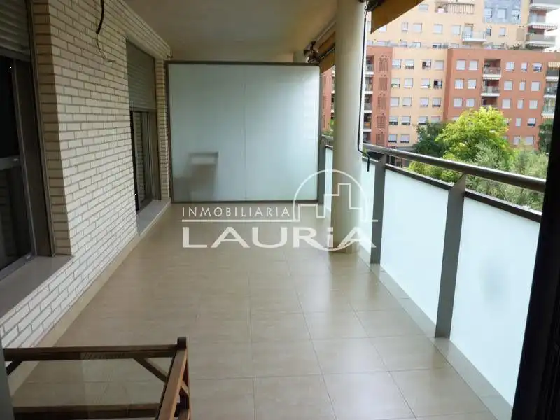 Pis amb terrassa de lloguer a Reina Violante, imagen 2