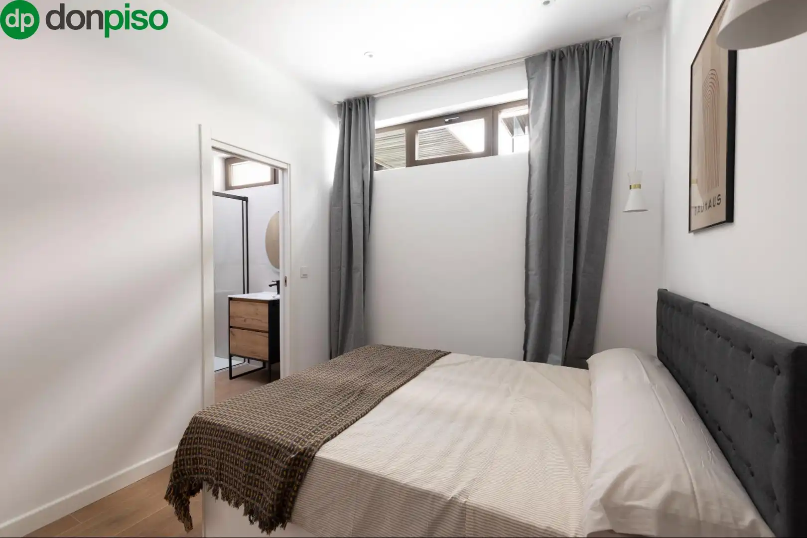 Bedroom of Apartments for sale in Granada  with Air Conditioner, Heating and Private garden