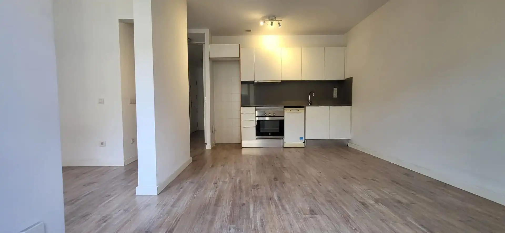 Cuina de Pis en venda en Barcelona amb Calefacció