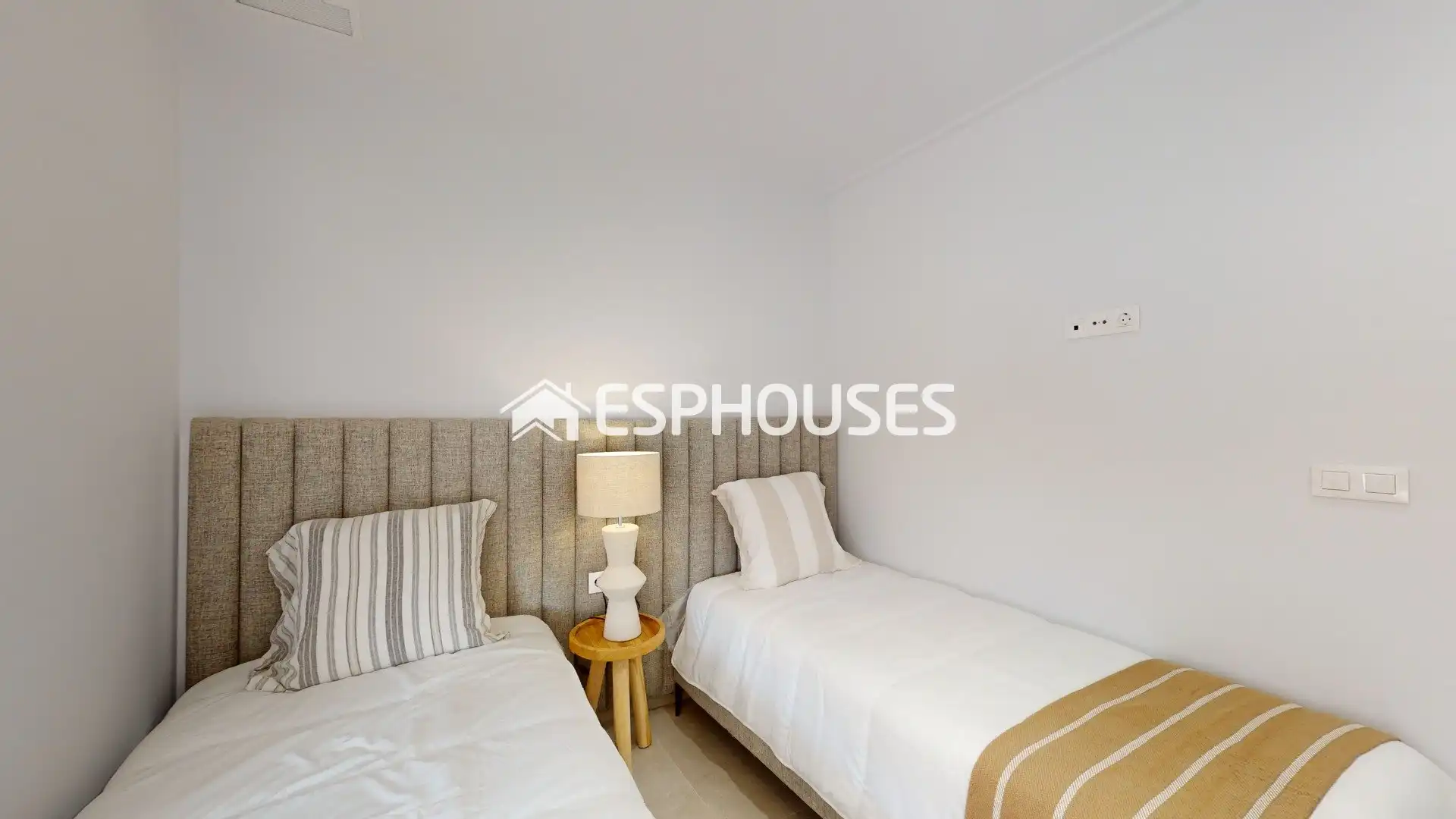 Bajo con terraza en venta en El Raso, imagen 26