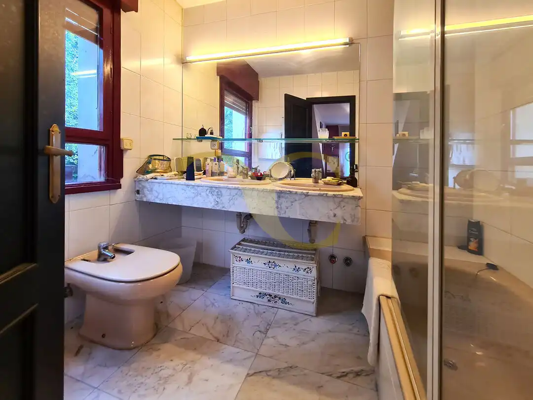 Bathroom of Houses for sale in Gijón   with Heating, Private garden and Terrace