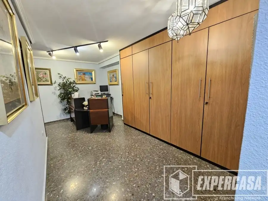 Apartamento en venta en Silla con Aire acondicionado, Terraza y Amueblado