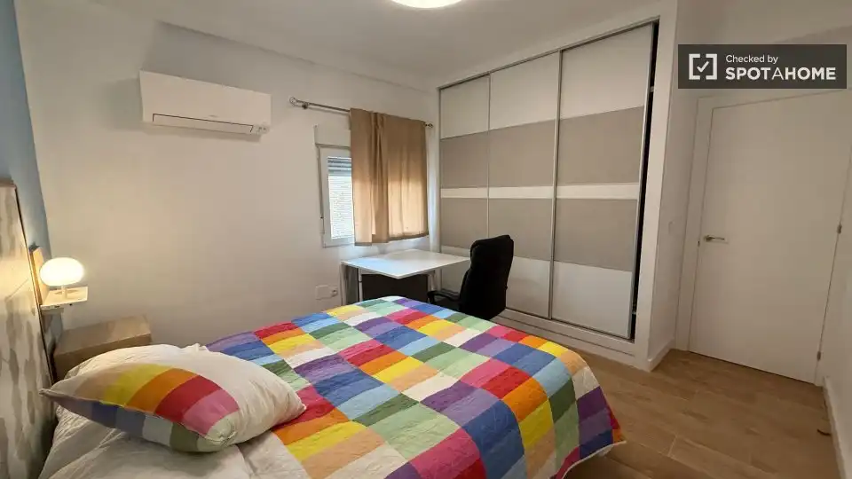 Bedroom of Flat for rent in Málaga  with Air Conditioner, Heating and Furnished