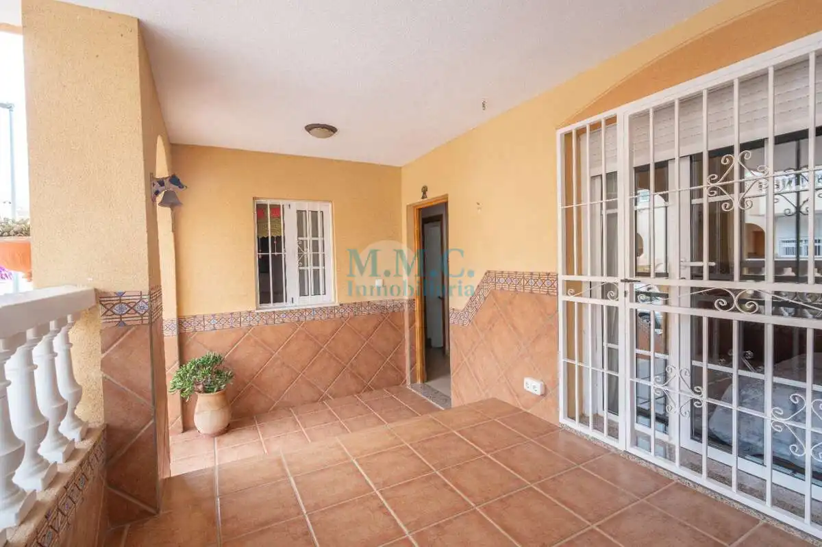 Vista exterior de Dúplex en venta en Aguadulce