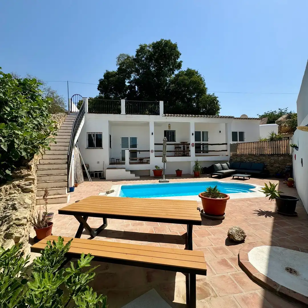 Casa rústica amb terrassa en venda a La Muela 5
