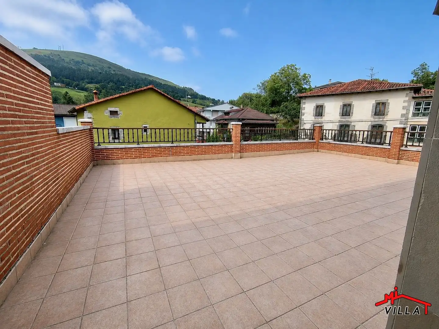 Terraza de Piso en venta en Ramales de la Victoria con Calefacción, Terraza y Trastero