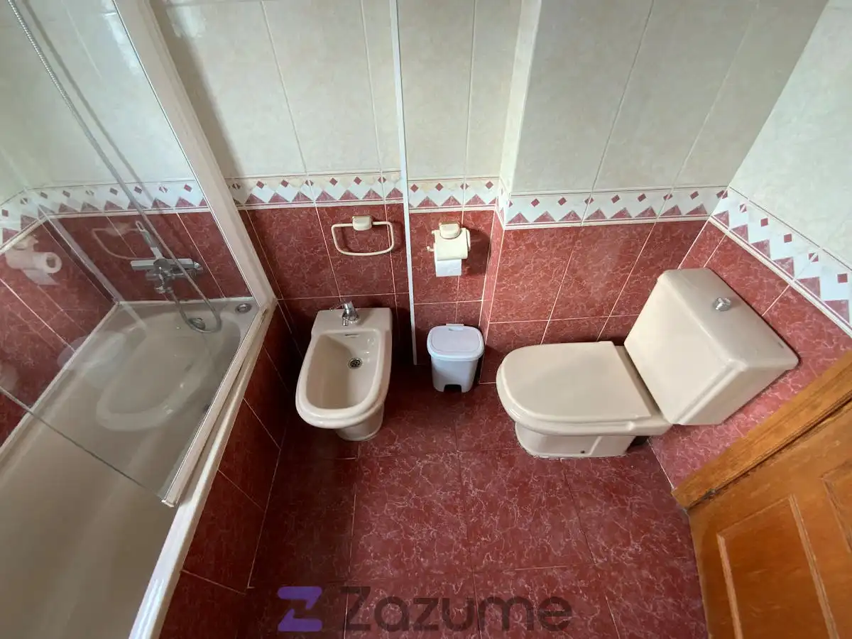 Badezimmer von Wohnung zur Miete in Valencia mit Klimaanlage, Heizung und Terrasse