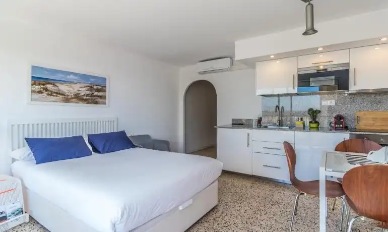 Dormitori de Estudi en venda en Empuriabrava amb Aire condicionat, Terrassa i Moblat