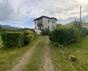 Vista exterior de Casa o xalet en venda en Nava amb Terrassa i Piscina